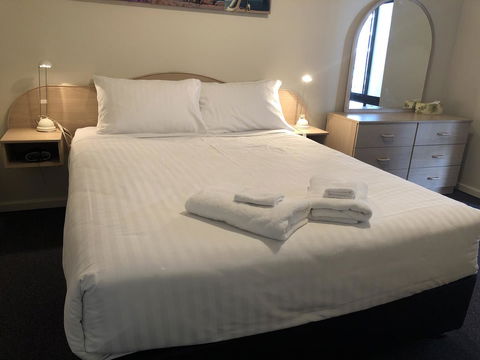 West Beach Lagoon 202 - Quiet & Ground Floor! - Accommodation Main Beach 3