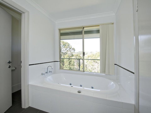 Fern Creek - Accommodation Main Beach 8