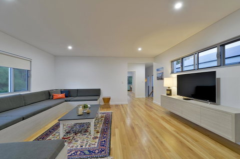 Sandpiper Retreat - Accommodation Main Beach 24