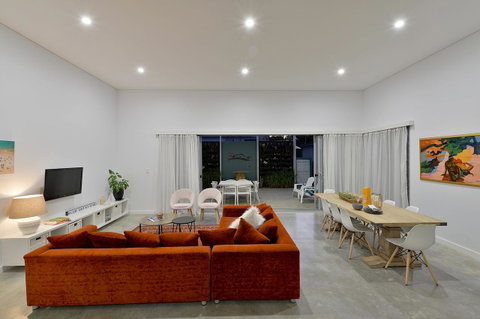 Sandpiper Retreat - Accommodation Main Beach 16