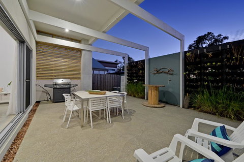 Sandpiper Retreat - Accommodation Main Beach 28