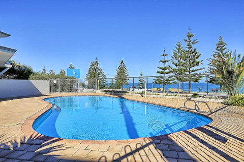 Beachfront @ Scarbs - Accommodation Main Beach 12