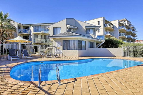 Beachfront @ Scarbs - Accommodation Main Beach 5