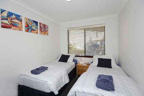 Beachfront @ Scarbs - Accommodation Main Beach 8