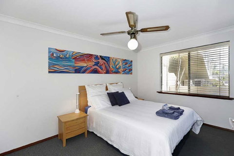 Beachfront @ Scarbs - Accommodation Main Beach 9