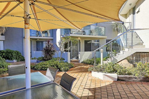Beachfront @ Scarbs - Accommodation Main Beach 0