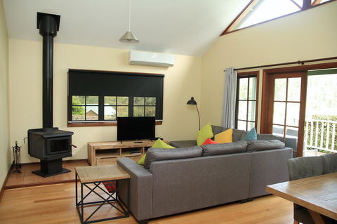 Riverglen Chalets - Accommodation Main Beach 12