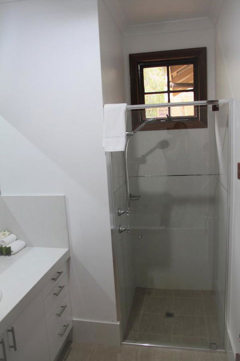 Riverglen Chalets - Accommodation Main Beach 15