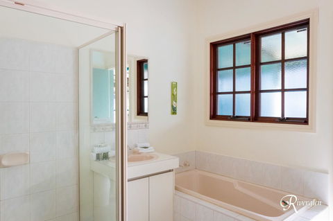Riverglen Chalets - Accommodation Main Beach 20