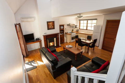 Riverglen Chalets - Accommodation Main Beach 37