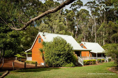 Riverglen Chalets - Accommodation Main Beach 36