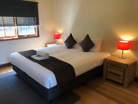 Riverglen Chalets - Accommodation Main Beach 25
