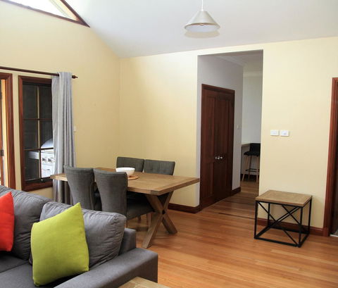 Riverglen Chalets - Accommodation Main Beach 16