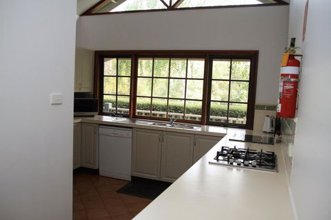 Riverglen Chalets - Accommodation Main Beach 8