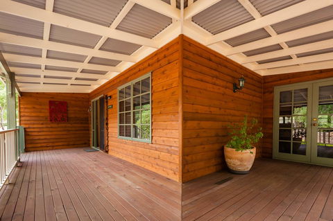 Riverglen Chalets - Accommodation Main Beach 7