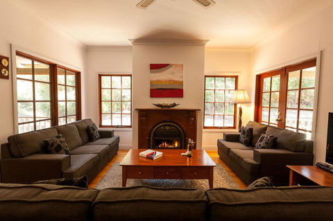 Riverglen Chalets - Accommodation Main Beach 3