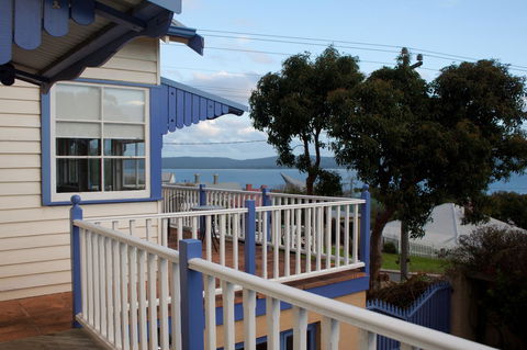 Lotti's House - Accommodation Main Beach 0