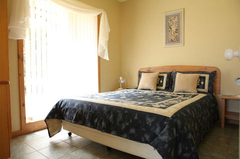 Riverside Retreat Chalets, Walpole - Accommodation Main Beach 7