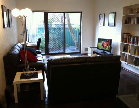 Kenata-Fairway Apartment Hotel - Accommodation Main Beach 32