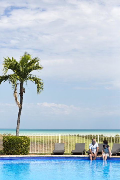 Moonlight Bay Suites - Accommodation Main Beach 4