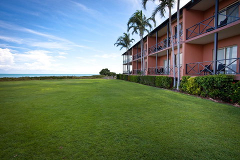 Moonlight Bay Suites - Accommodation Main Beach 12