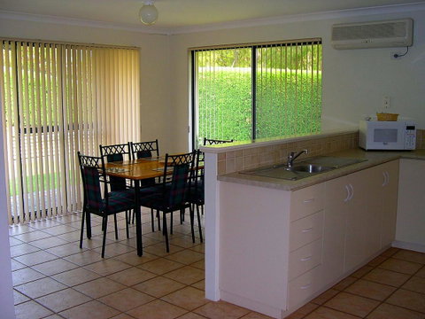 Bayside Villas - Accommodation Main Beach 33