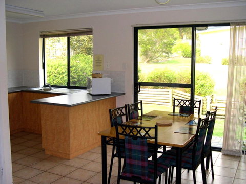 Bayside Villas - Accommodation Main Beach 36