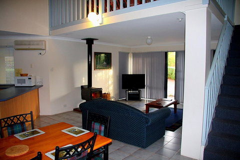 Bayside Villas - Accommodation Main Beach 26