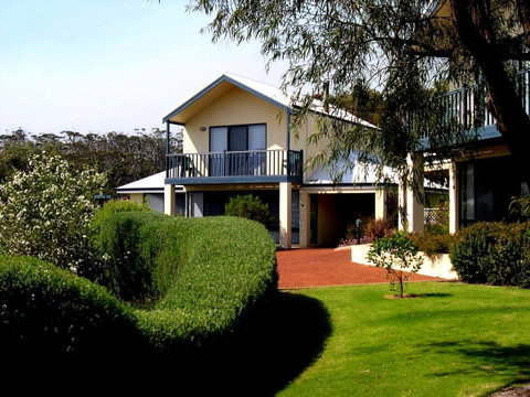 Bayside Villas - Accommodation Main Beach 35