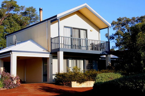Bayside Villas - Accommodation Main Beach 29
