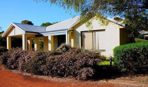 Bayside Villas - Accommodation Main Beach 30