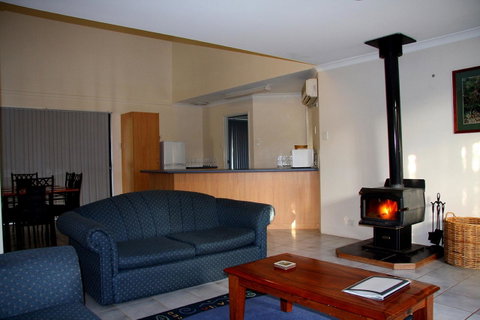 Bayside Villas - Accommodation Main Beach 32