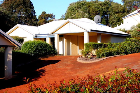 Bayside Villas - Accommodation Main Beach 18