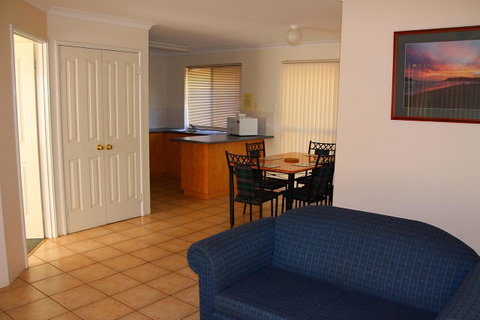 Bayside Villas - Accommodation Main Beach 21