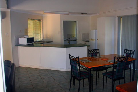 Bayside Villas - Accommodation Main Beach 27