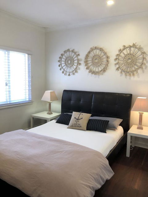 Inglewood Comfort - Accommodation Main Beach 4