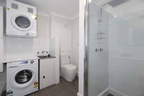 West Beach Lagoon 218 - Outstanding Value! - Accommodation Main Beach 10