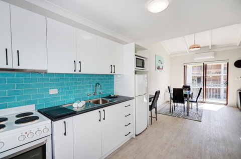 West Beach Lagoon 218 - Outstanding Value! - Accommodation Main Beach 7