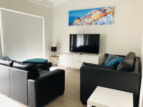 West Beach Lagoon 218 - Outstanding Value! - Accommodation Main Beach 2