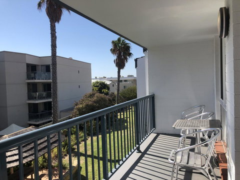 West Beach Lagoon 218 - Outstanding Value! - Accommodation Main Beach 12