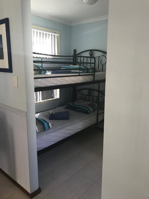 Peoples Park - Accommodation Main Beach 24