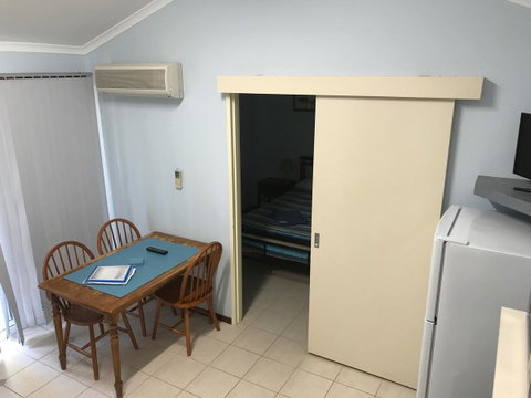 Peoples Park - Accommodation Main Beach 19
