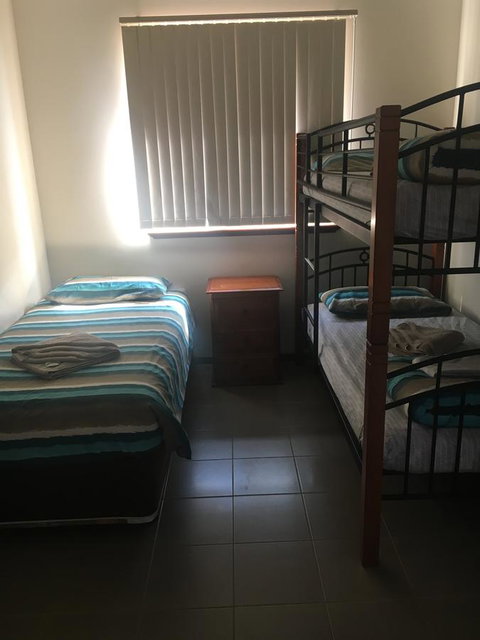 Peoples Park - Accommodation Main Beach 7
