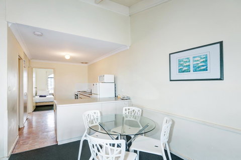 West Beach Lagoon 114 â€“ Ocean Views - Accommodation Main Beach 8