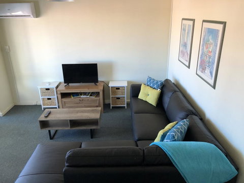 West Beach Lagoon 114 â€“ Ocean Views - Accommodation Main Beach 2