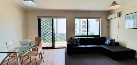 West Beach Lagoon 208 â€“ Great Value! - Accommodation Main Beach 4