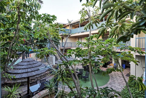 West Beach Lagoon 208 â€“ Great Value! - Accommodation Main Beach 24