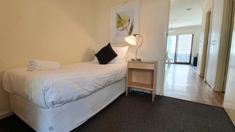 West Beach Lagoon 208 â€“ Great Value! - Accommodation Main Beach 7