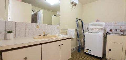 West Beach Lagoon 208 â€“ Great Value! - Accommodation Main Beach 8