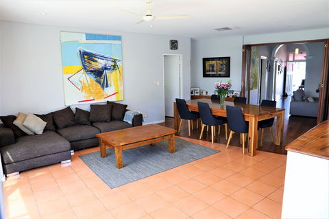 Fremantle Heritage Home For You To Enjoy! - Accommodation Main Beach 18